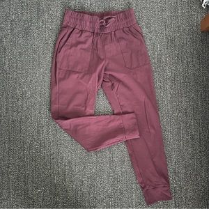 ✨3/$15✨ Maroon Drawstring Joggers